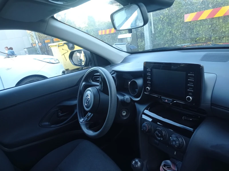 Toyota Yaris Cross, снимка 7 - Автомобили и джипове - 52394908