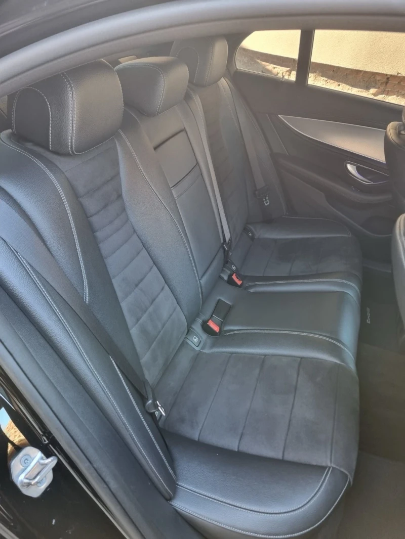 Mercedes-Benz E 220 AMG PACKET, снимка 9 - Автомобили и джипове - 52760331