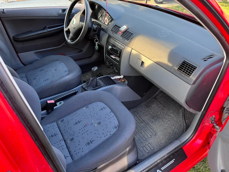 Skoda Fabia 1.9 SDI, снимка 3 - Автомобили и джипове - 52838929