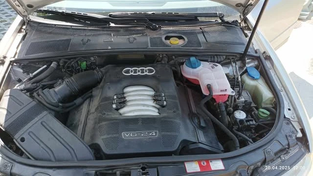 Audi A4 2, 4 LPG, снимка 3 - Автомобили и джипове - 55198909
