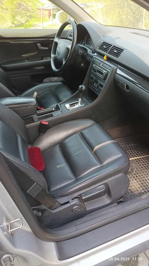 Audi A4 2, 4 LPG, снимка 4 - Автомобили и джипове - 55198909