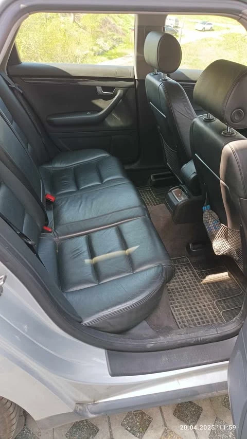 Audi A4 2, 4 LPG, снимка 2 - Автомобили и джипове - 55198909