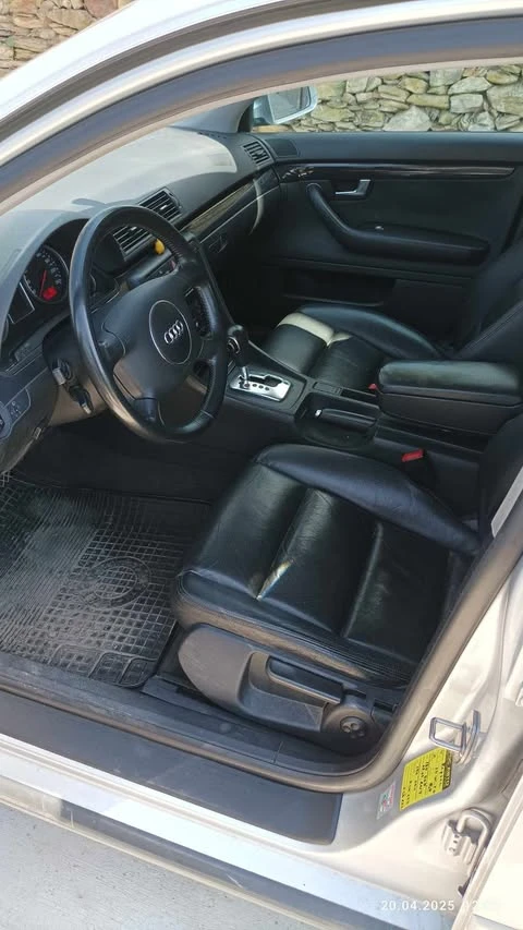 Audi A4 2, 4 LPG, снимка 10 - Автомобили и джипове - 55198909