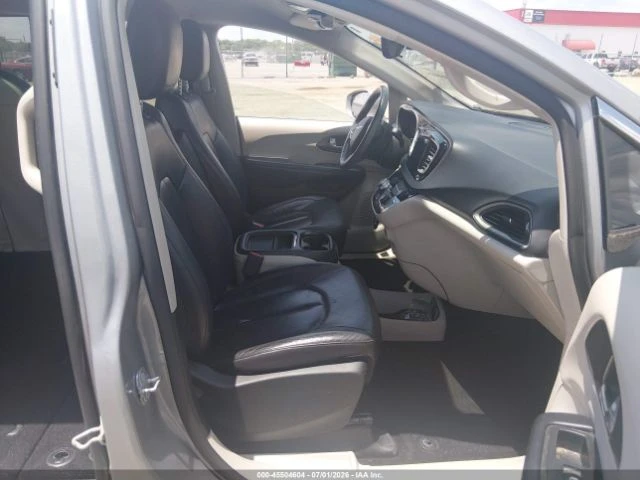 Chrysler Pacifica TOURING-L* КОЖА* ПОДГРЕВ* NAVI* LED* TV* , снимка 5 - Автомобили и джипове - 55443393