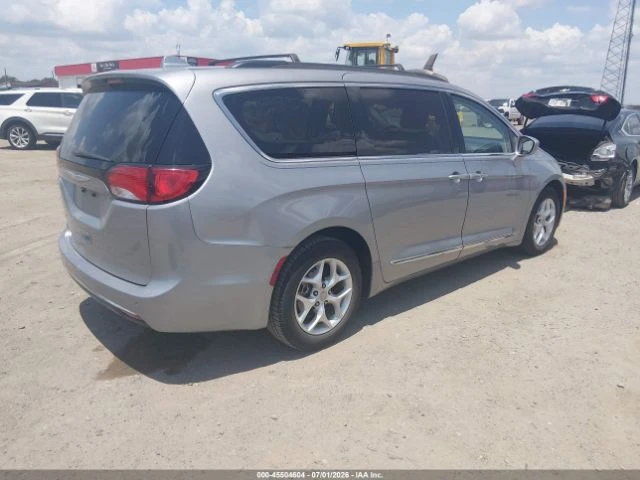 Chrysler Pacifica TOURING-L* КОЖА* ПОДГРЕВ* NAVI* LED* TV* , снимка 4 - Автомобили и джипове - 55443393