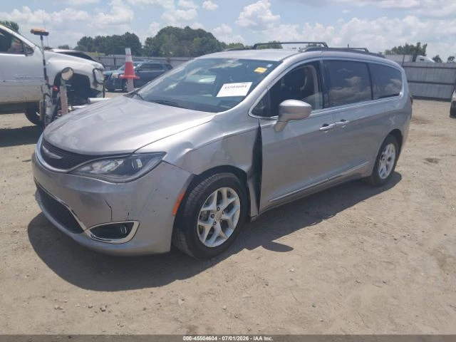 Chrysler Pacifica TOURING-L* КОЖА* ПОДГРЕВ* NAVI* LED* TV* , снимка 2 - Автомобили и джипове - 55443393
