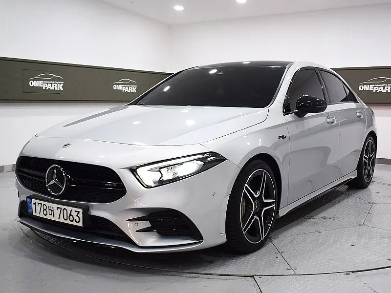 Mercedes-Benz A 35 AMG LINE/4MATIC+ /СЛЕДЕНЕ НА ЛЕНТИ/FULL
