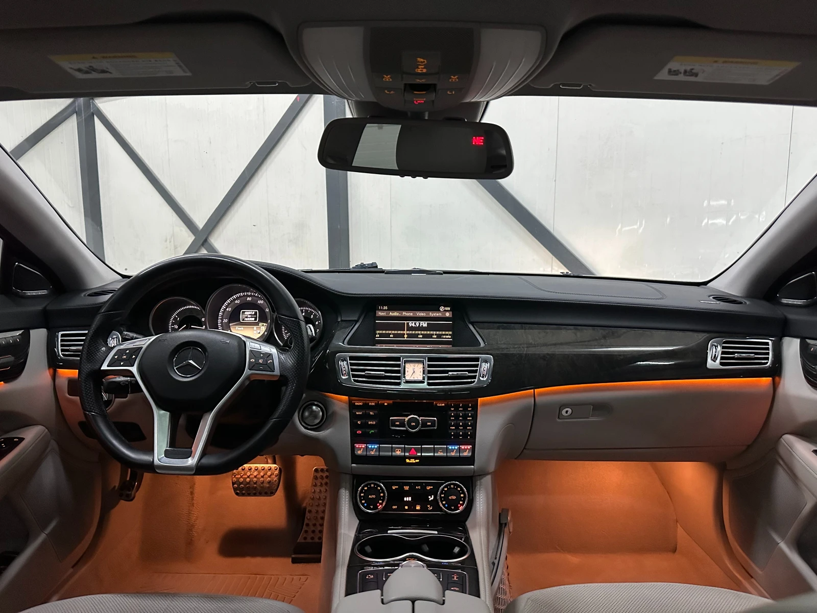 Mercedes-Benz CLS 550 * AMG* ОБДУХВАНЕ* ПОДГРЕВ* , снимка 11 - Автомобили и джипове - 47146529