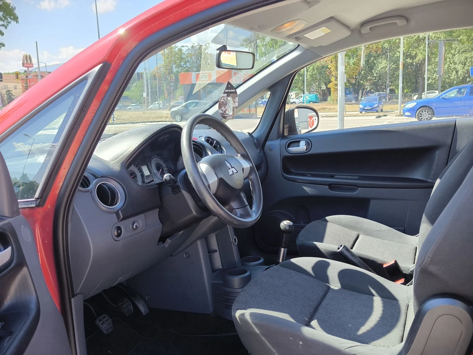 Mitsubishi Colt 1.1 - изображение 8