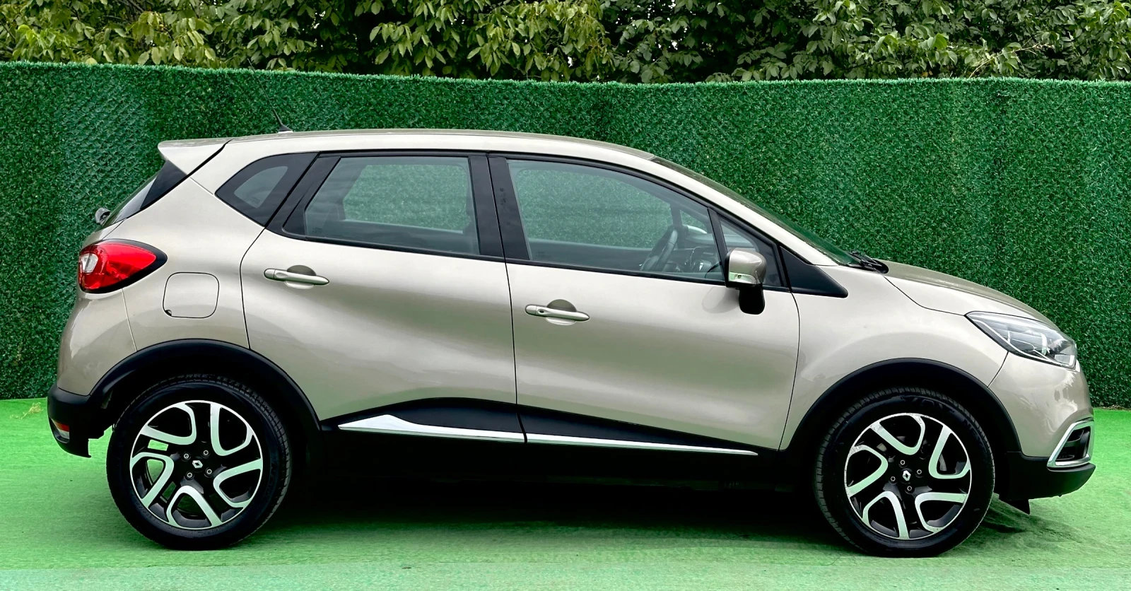 Renault Captur AUTOMATIC / KLIMATRONIK / KEULESS/ KAMERA  - изображение 4