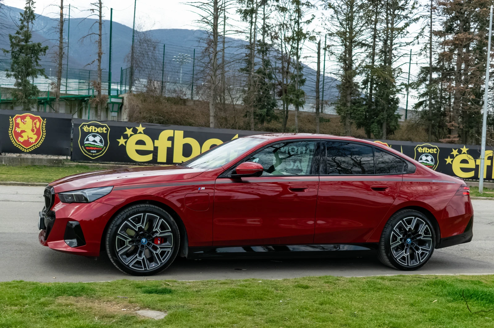 BMW 550 550e, снимка 2 - Автомобили и джипове - 53515614