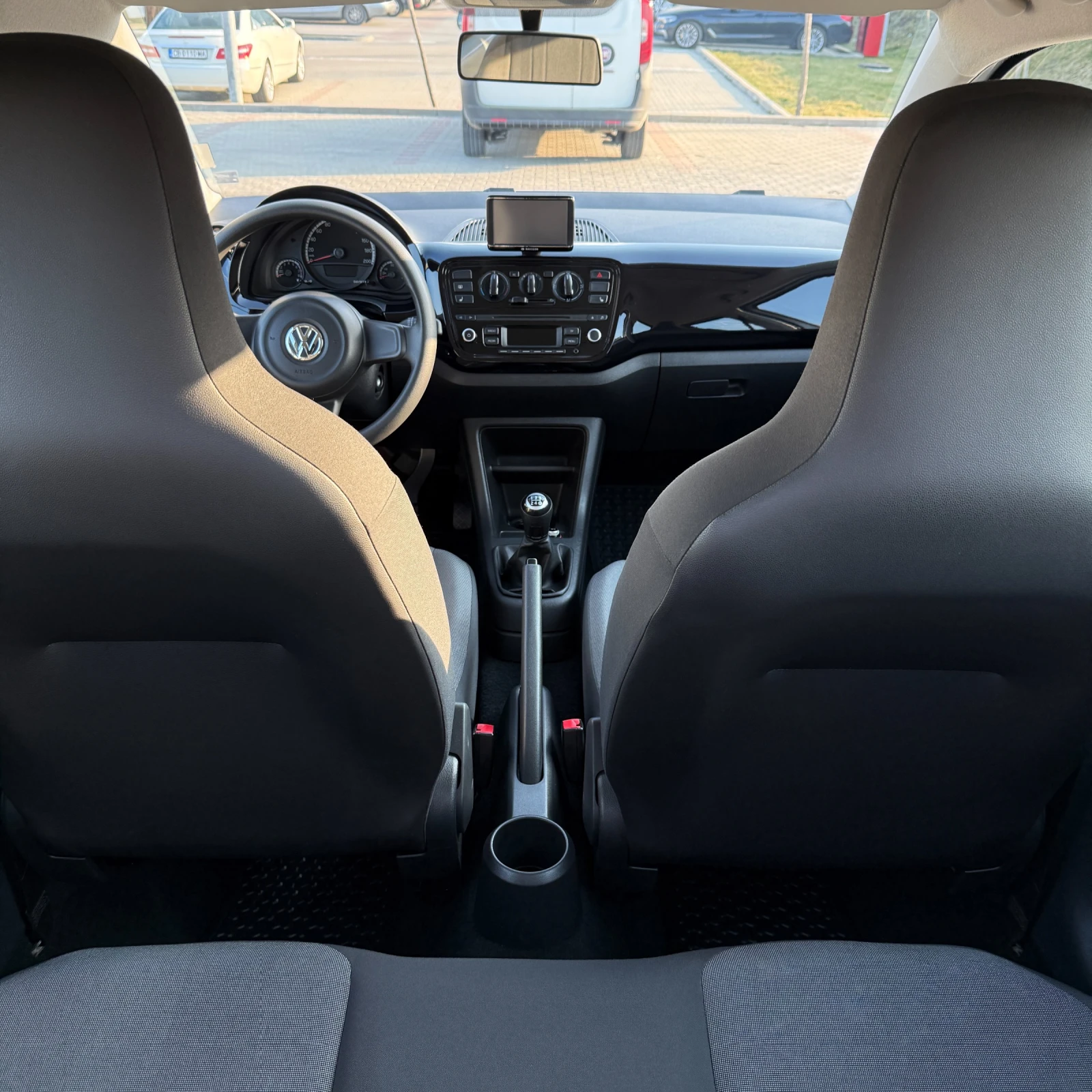 VW Up Move, снимка 5 - Автомобили и джипове - 53878760