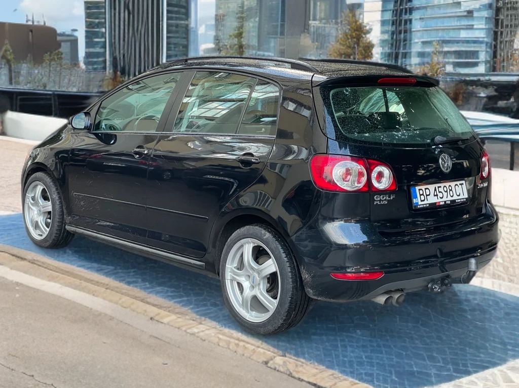 VW Golf Plus 2.0TDI, РЕГИСТРИРАН, ОБСЛУЖЕН, ТЕГЛИЧ, 8 НОВИ ГУМИ, снимка 4 - Автомобили и джипове - 53987112