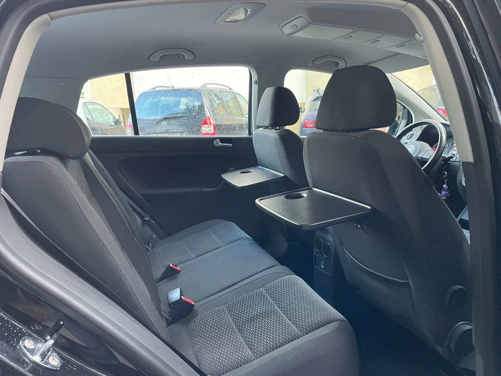 VW Golf Plus 2.0TDI, РЕГИСТРИРАН, ОБСЛУЖЕН, ТЕГЛИЧ, 8 НОВИ ГУМИ, снимка 13 - Автомобили и джипове - 53987112