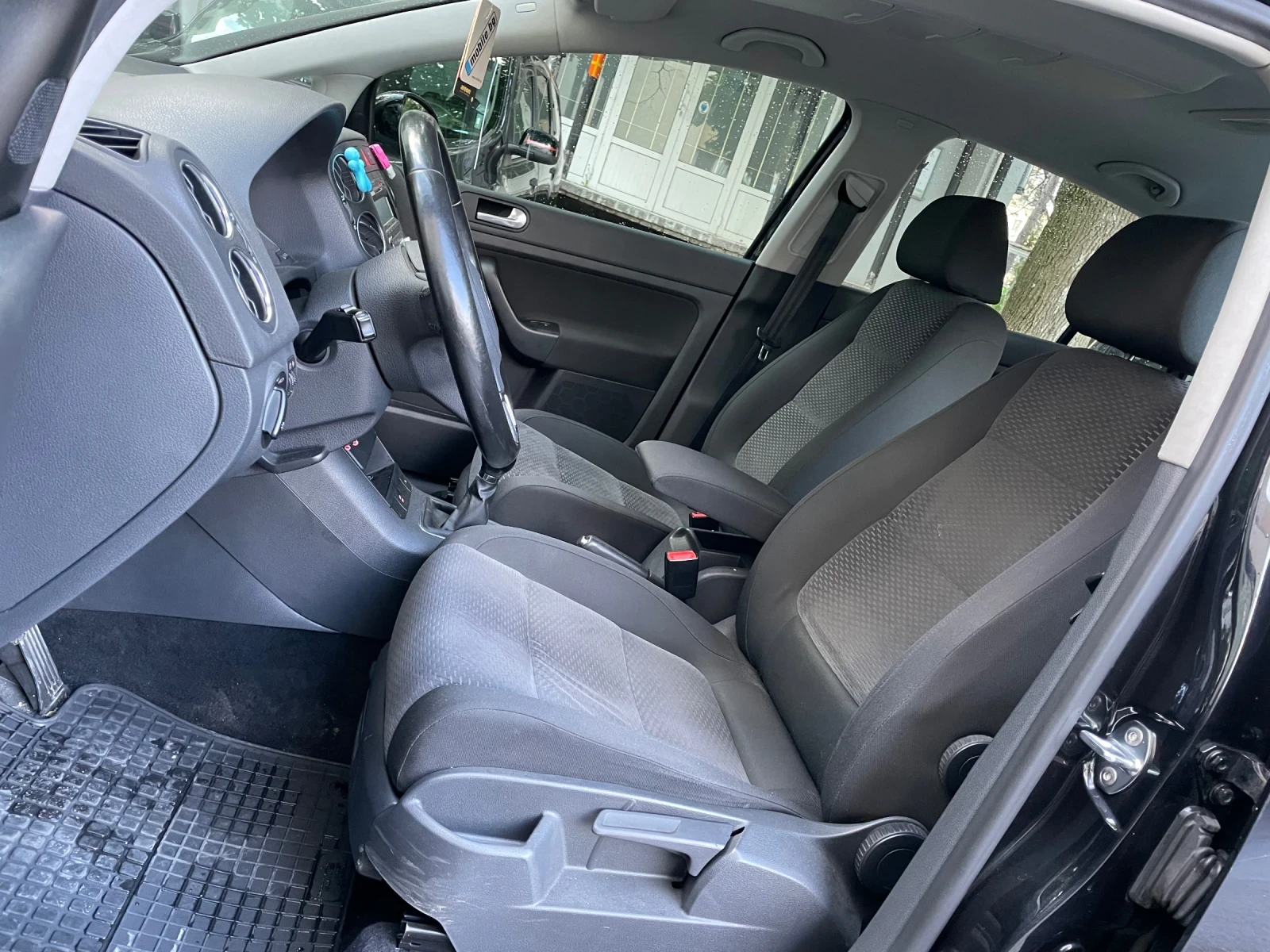 VW Golf Plus 2.0TDI, РЕГИСТРИРАН, ОБСЛУЖЕН, ТЕГЛИЧ, 8 НОВИ ГУМИ, снимка 9 - Автомобили и джипове - 53987112