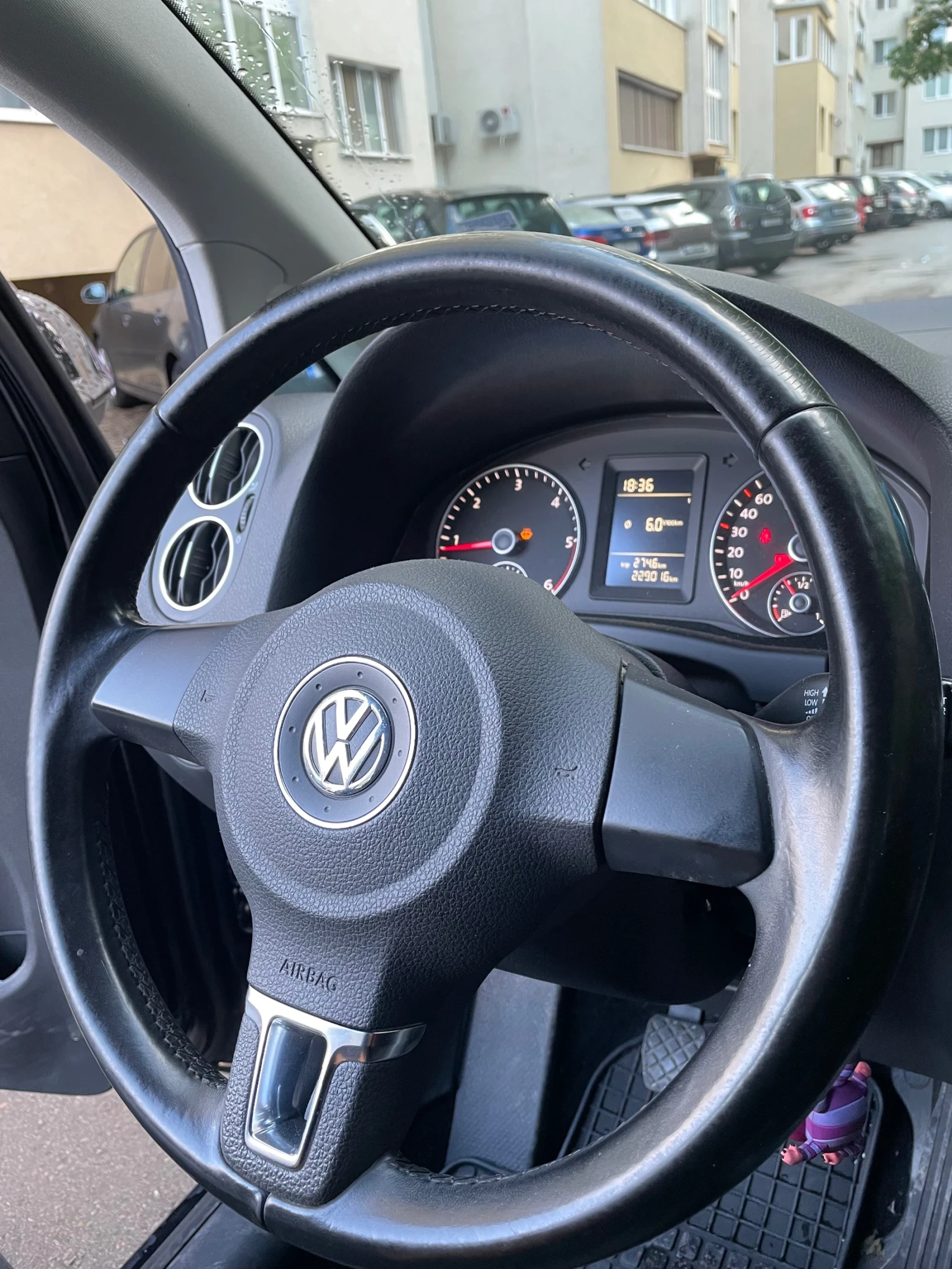 VW Golf Plus 2.0TDI, РЕГИСТРИРАН, ОБСЛУЖЕН, ТЕГЛИЧ, 8 НОВИ ГУМИ, снимка 10 - Автомобили и джипове - 53987112