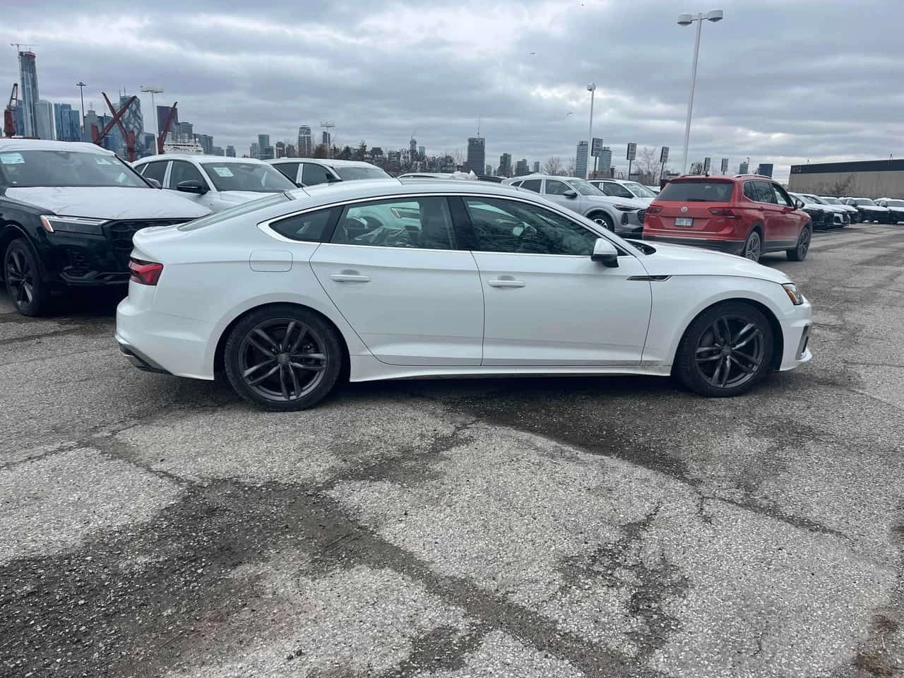 Audi A5 Technik/ ЛАЗЕРИ /DISTRONIC/360/B&O/КЛИПОВЕ , снимка 3 - Автомобили и джипове - 54167619