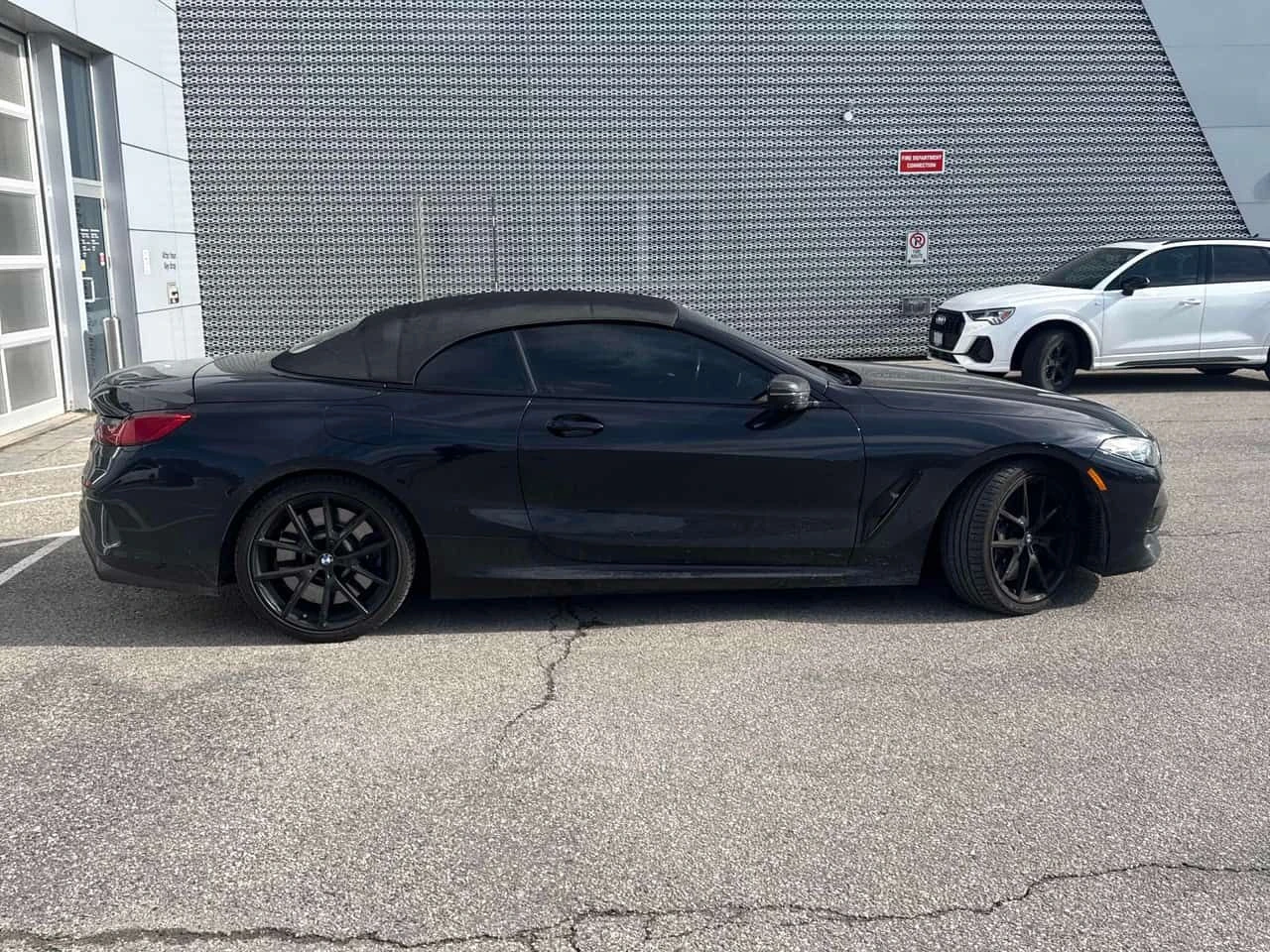BMW 850 DISTRONIC| SOFT-CLOSE| KEYLESS| HEAD-UP| 360, снимка 4 - Автомобили и джипове - 54445721