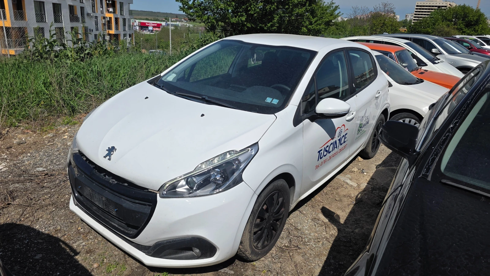 Peugeot 208 1.6hdi, снимка 5 - Автомобили и джипове - 54832468