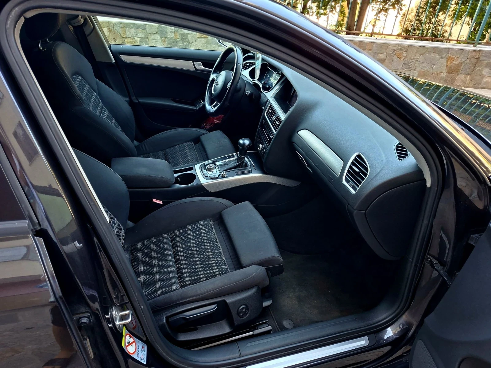 Audi A4 2.0, снимка 15 - Автомобили и джипове - 54993806