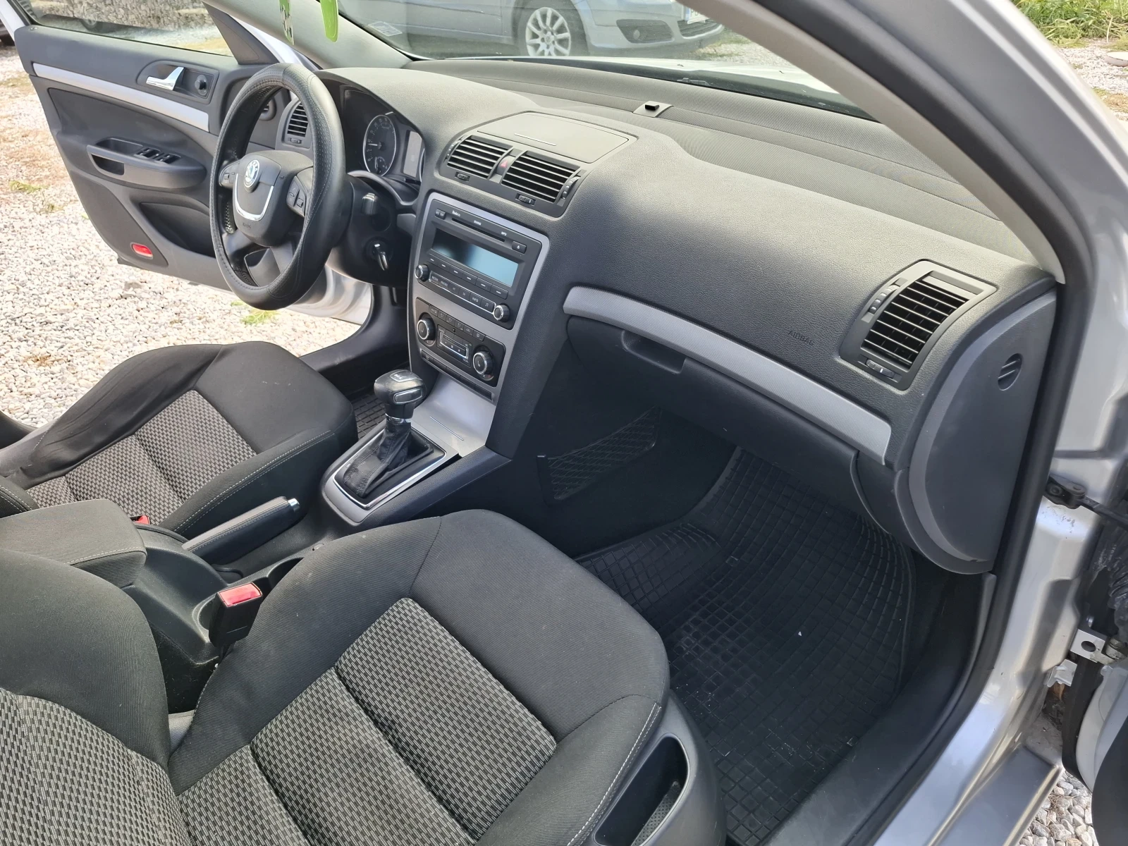 Skoda Octavia, снимка 10 - Автомобили и джипове - 55311428