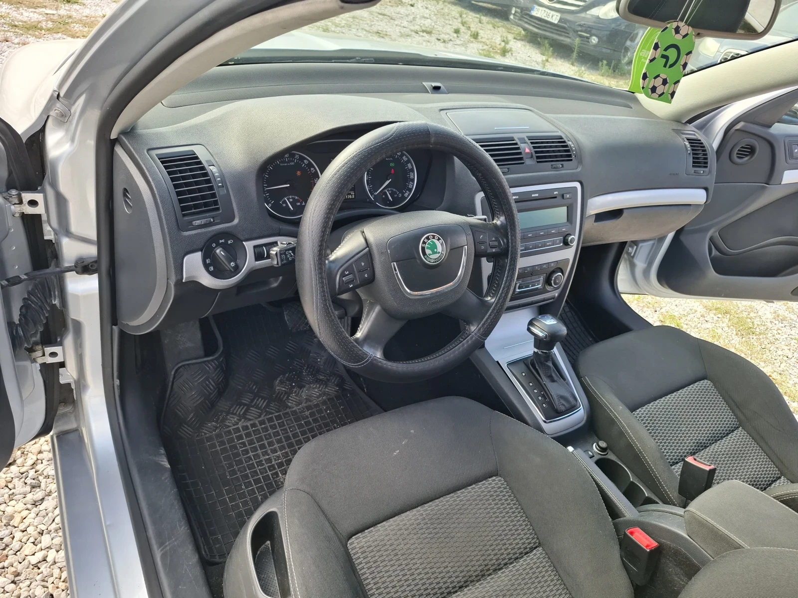 Skoda Octavia, снимка 9 - Автомобили и джипове - 55311428