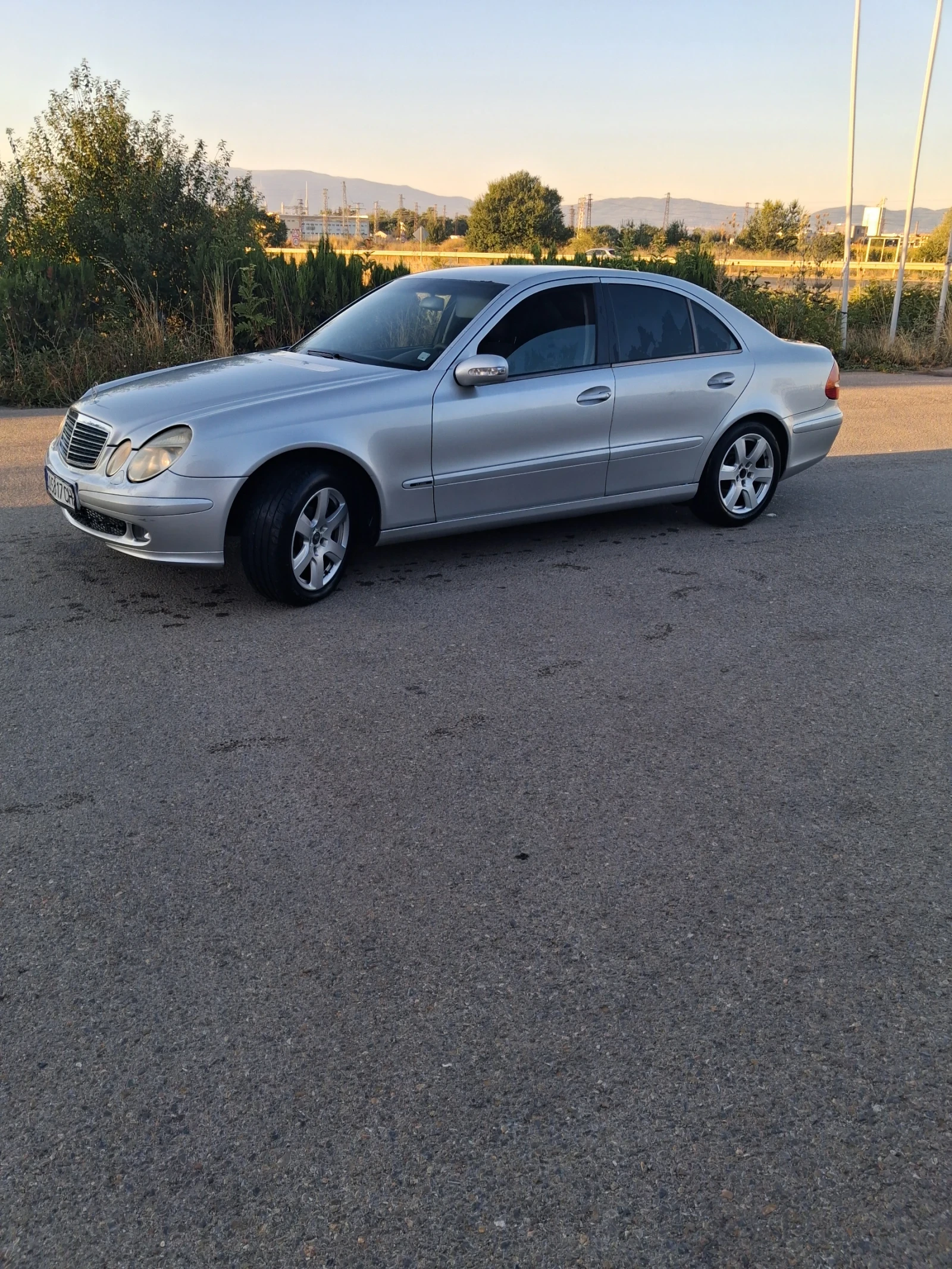 Mercedes-Benz E 220 2.2CDI 150к.с Ръчна скоростна кутия !, снимка 2 - Автомобили и джипове - 55677553