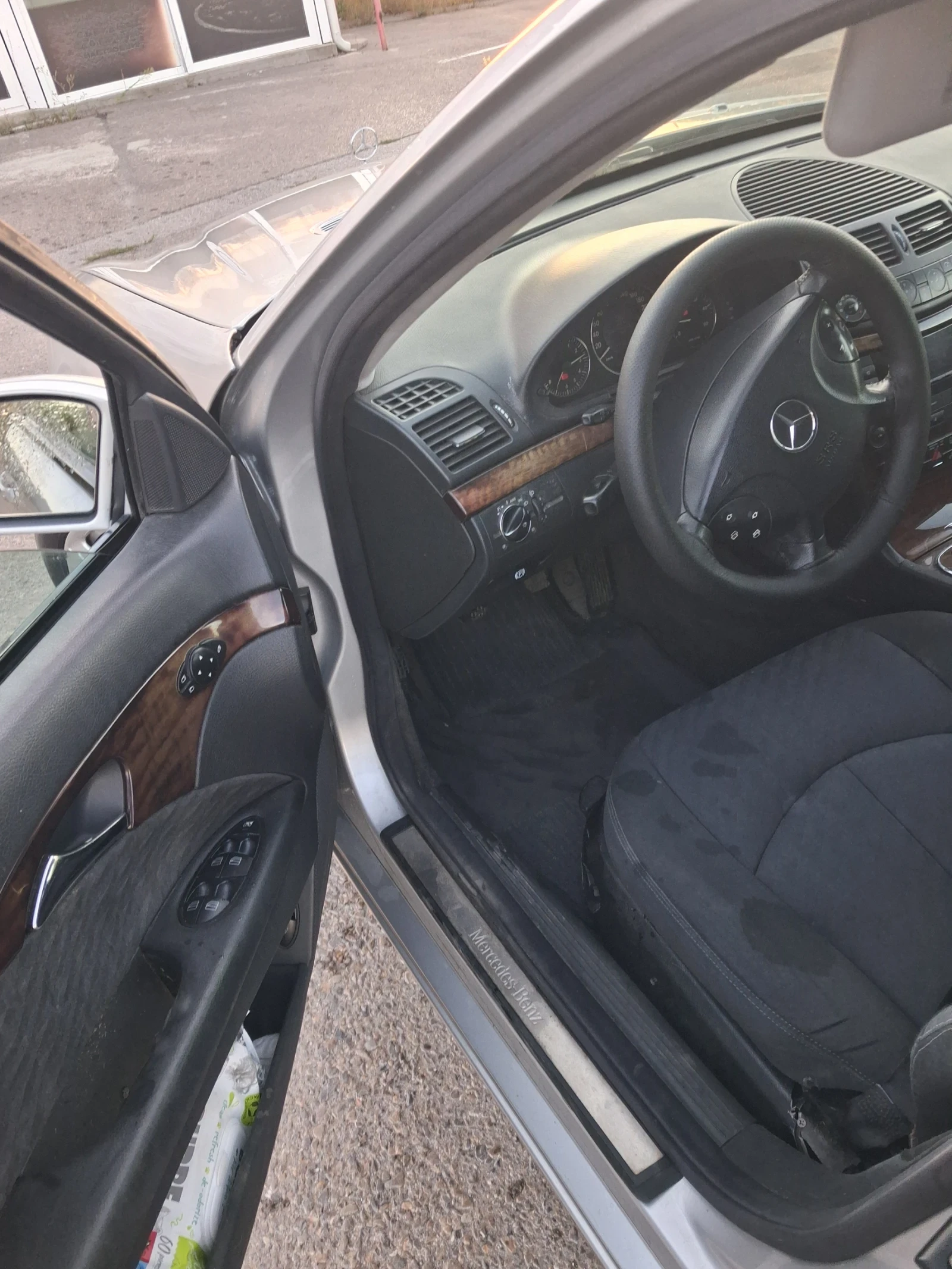 Mercedes-Benz E 220 2.2CDI 150к.с Ръчна скоростна кутия !, снимка 12 - Автомобили и джипове - 55677553