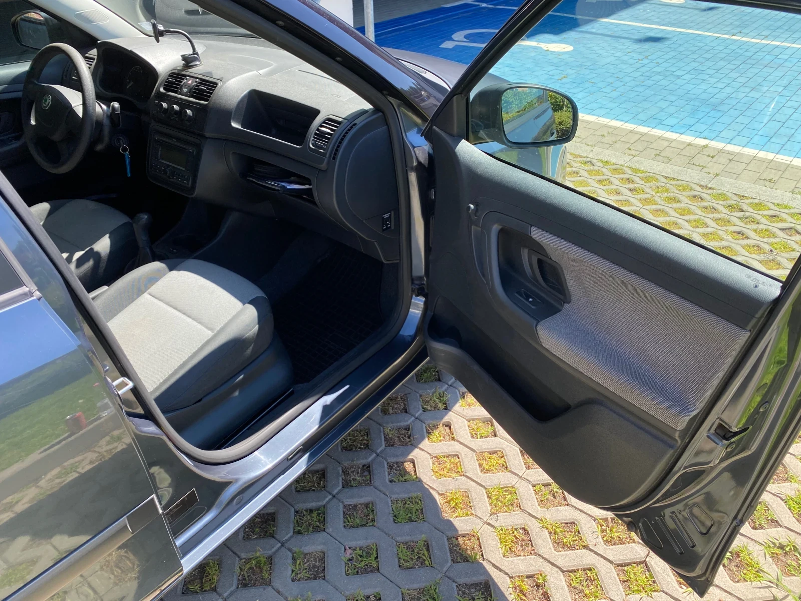 Skoda Fabia, снимка 11 - Автомобили и джипове - 55768532