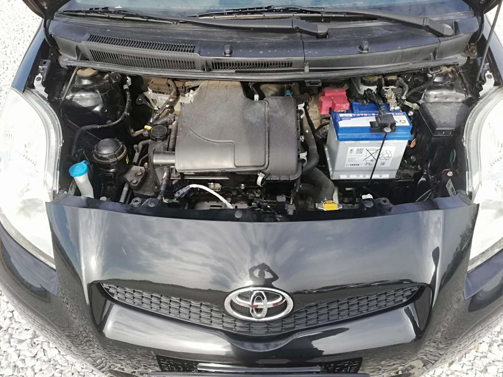 Toyota Yaris 1.0i klima, снимка 14 - Автомобили и джипове - 56127255