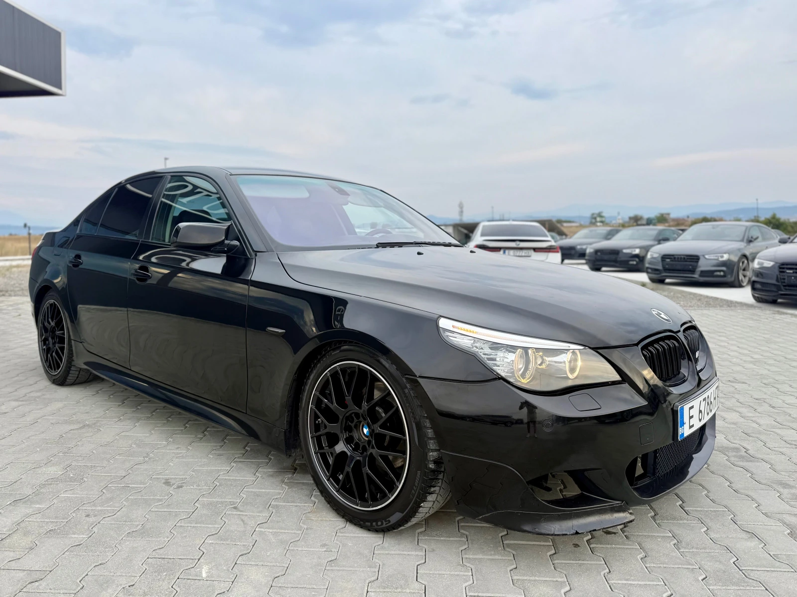 BMW 525 2.5 i M paket Собствен лизинг !!!, снимка 3 - Автомобили и джипове - 56220333