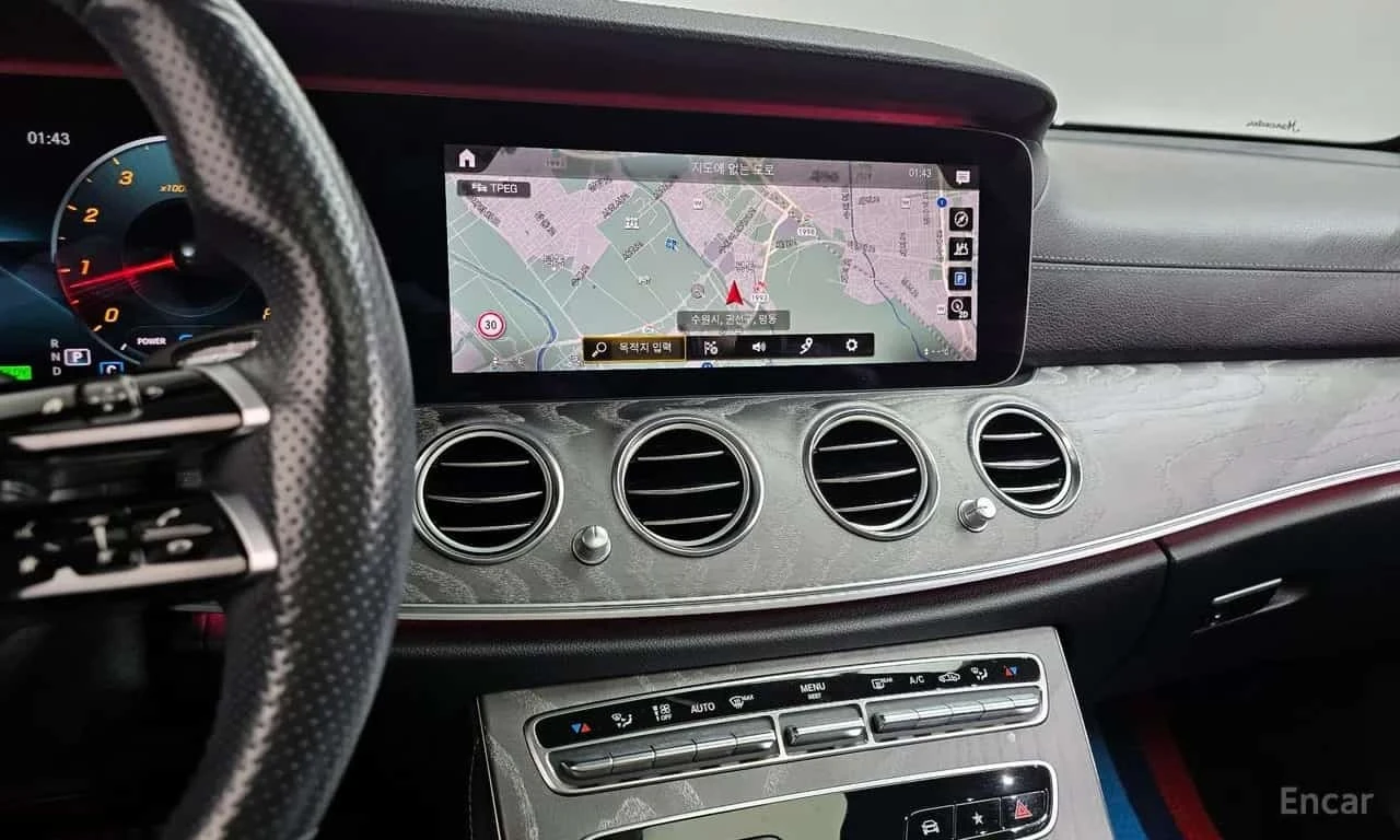 Mercedes-Benz E 350 * E350 4MATIC AMG Line Edition * ЦЕНА ДО БГ, снимка 12 - Автомобили и джипове - 56297319