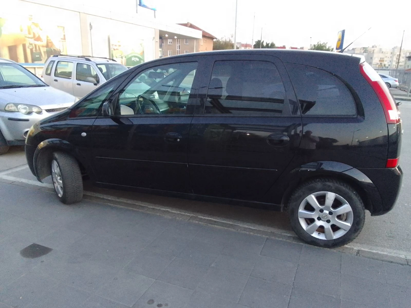 Opel Meriva 1.4i 16V, снимка 4 - Автомобили и джипове - 56392802