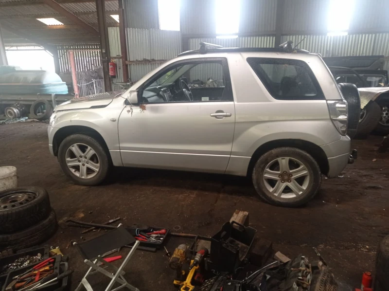 Suzuki Grand vitara  1.6i 106 ks, снимка 3 - Автомобили и джипове - 33074084