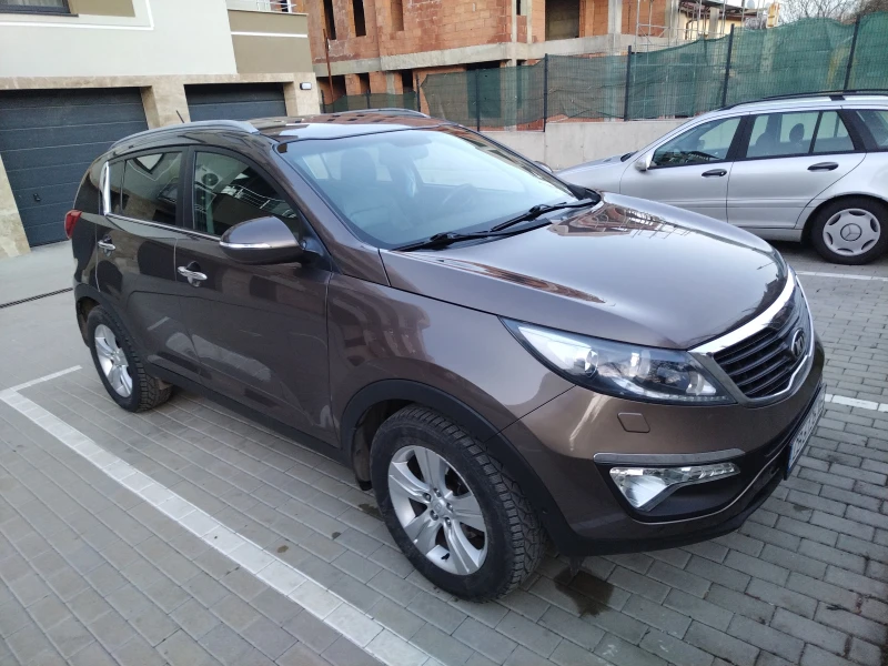 Kia Sportage, снимка 2 - Автомобили и джипове - 49131519