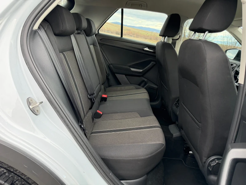 VW T-Roc 1.6 TDI, снимка 10 - Автомобили и джипове - 52957533