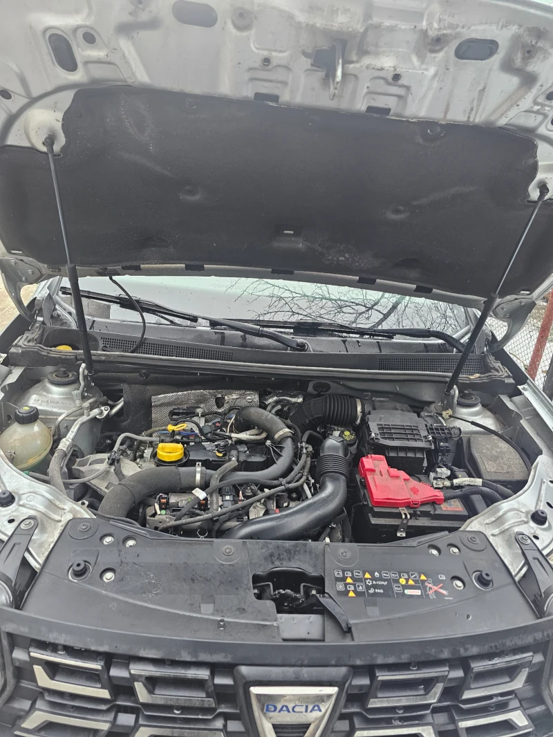 Dacia Duster 1.0 LPG, снимка 11 - Автомобили и джипове - 53089520