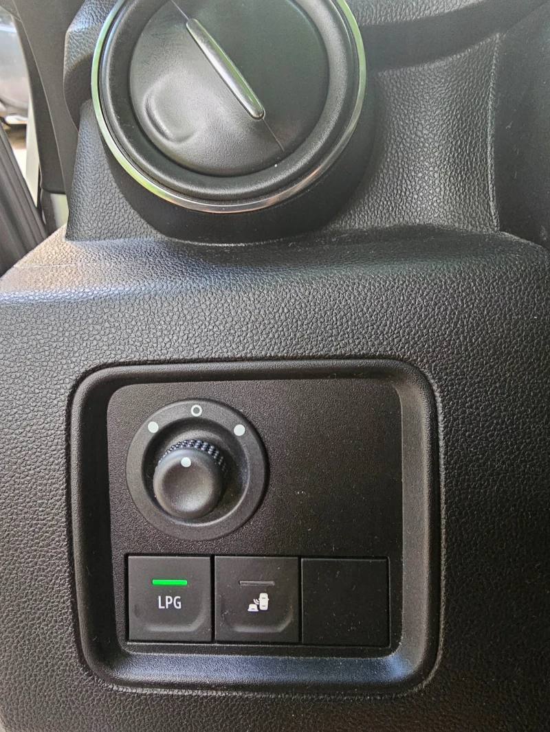 Dacia Duster LPG, снимка 5 - Автомобили и джипове - 53089520