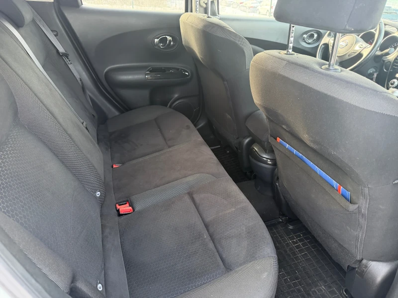 Nissan Juke 1.6i Автоматик, снимка 9 - Автомобили и джипове - 53152177