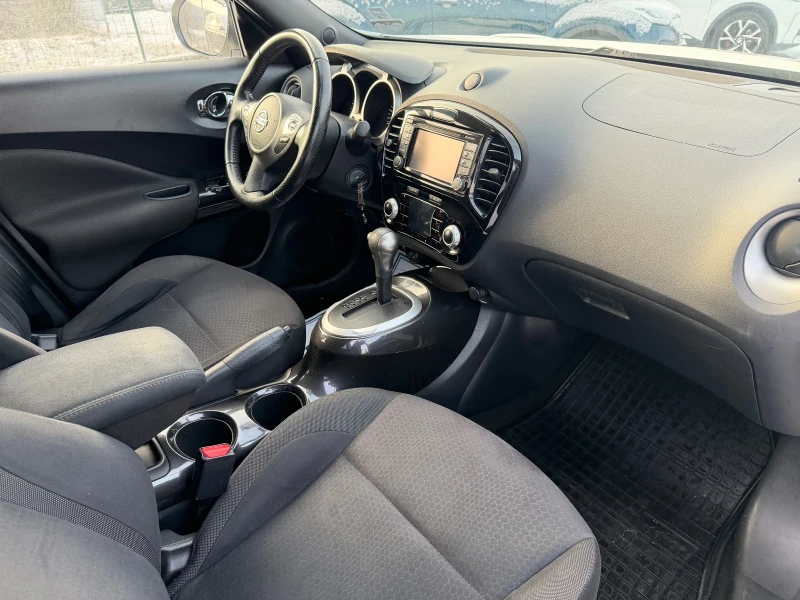 Nissan Juke 1.6i Автоматик, снимка 7 - Автомобили и джипове - 53152177