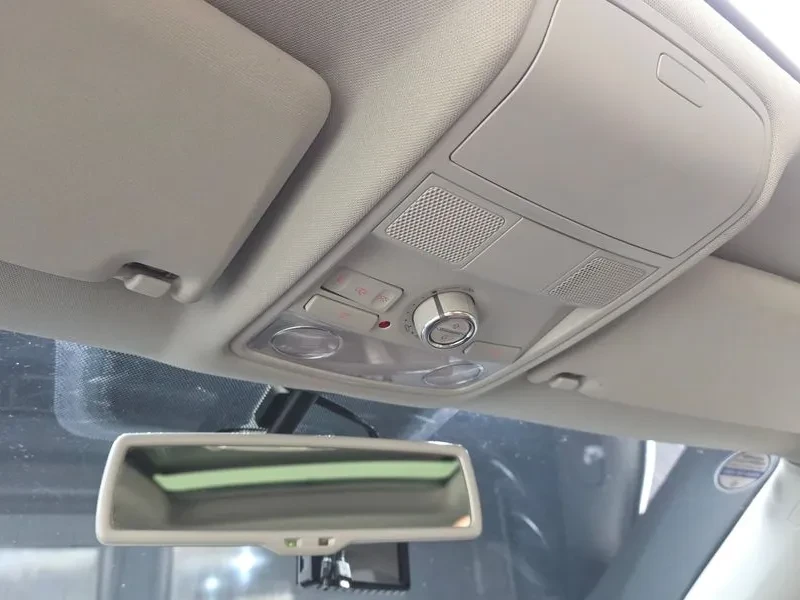 VW Tiguan 2.0 TDI, снимка 17 - Автомобили и джипове - 54302777