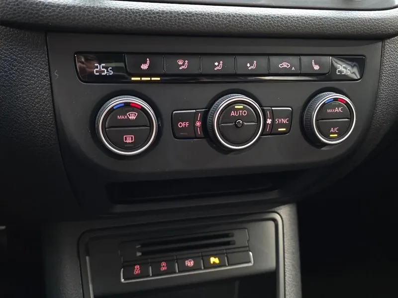 VW Tiguan 2.0 TDI, снимка 15 - Автомобили и джипове - 54302777