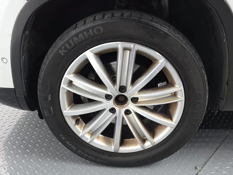 VW Tiguan 2.0 TDI, снимка 5 - Автомобили и джипове - 54302777