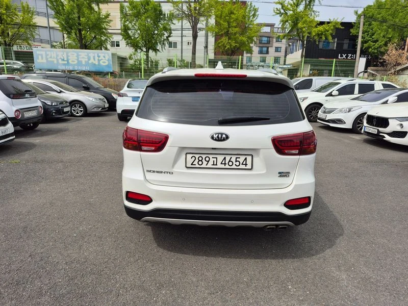 Kia Sorento Diesel 2.0 4WD| 200�.�. | Mobile.bg � ����������� 5