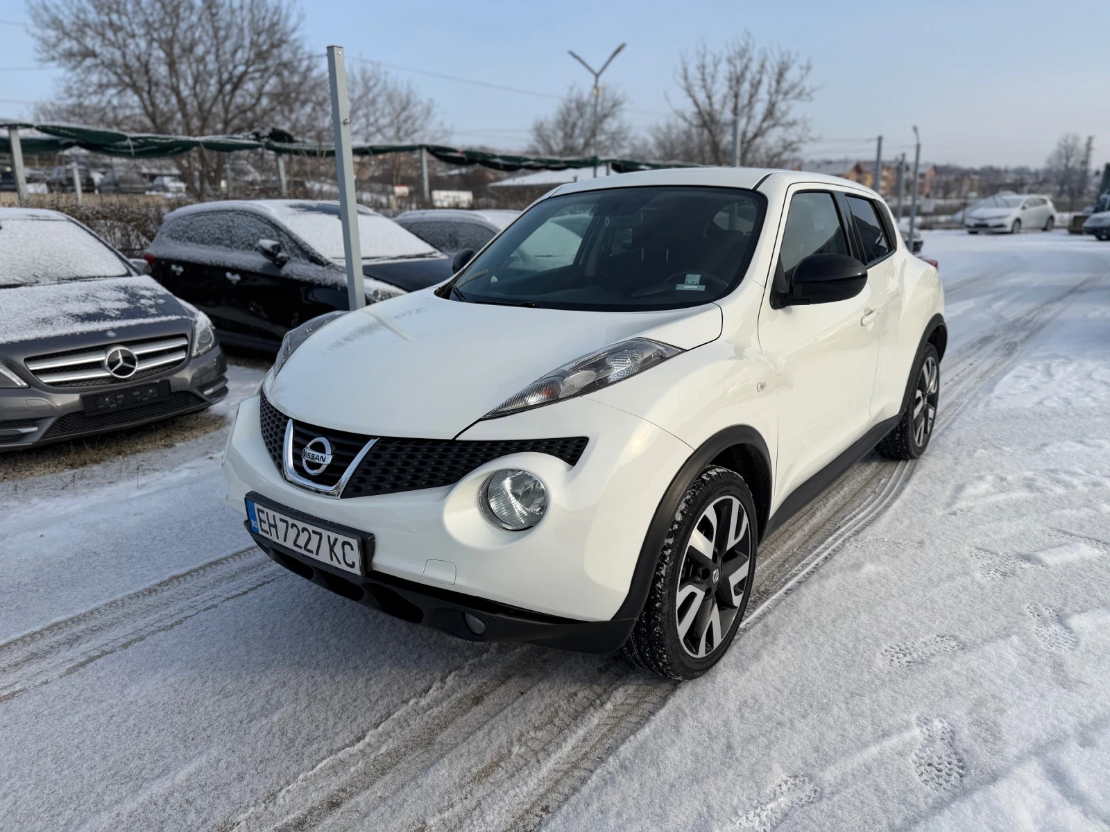 Nissan Juke 1.6i Автоматик, снимка 1