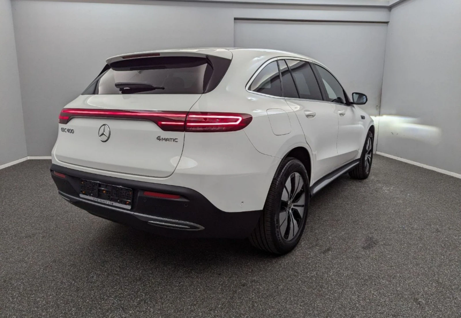 Mercedes-Benz EQC 400/4Matik/Kam/Pan/ - изображение 7