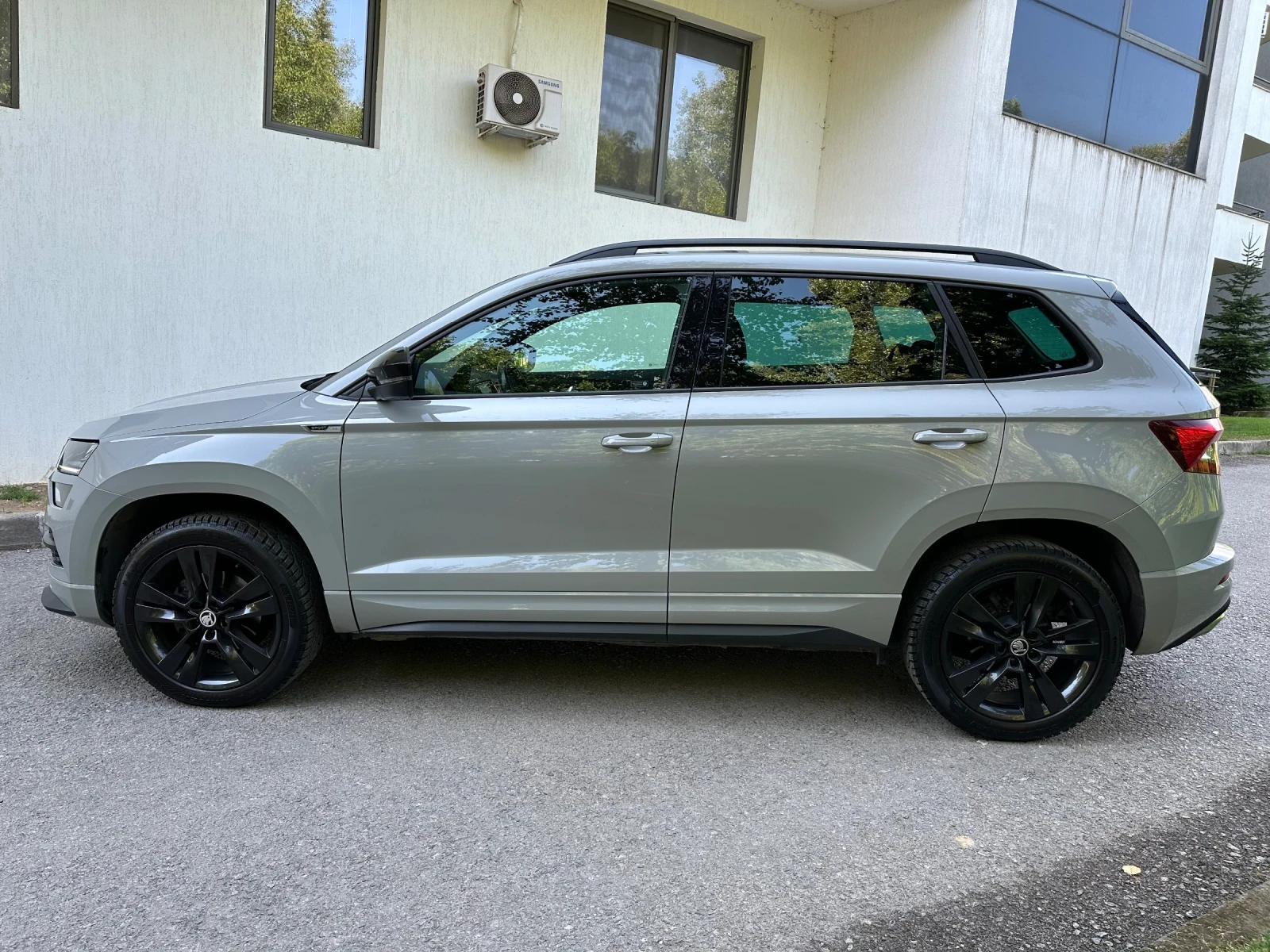 Skoda Karoq 1.5TSI / КАМЕРА / РЕГИСТРИРАН - изображение 4