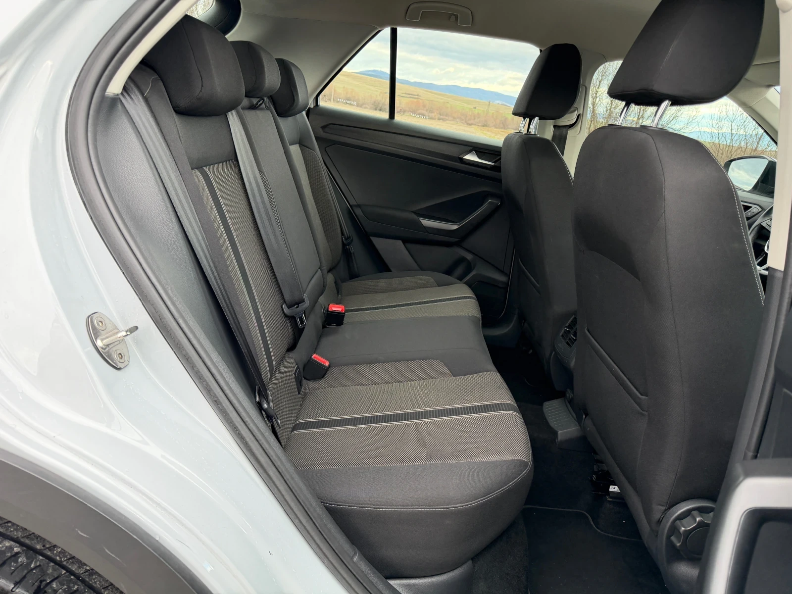 VW T-Roc 1.6 TDI - изображение 10