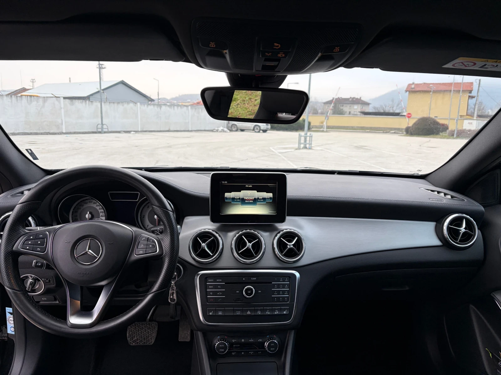 Mercedes-Benz GLA 200 4 Matic/Kamera/Panorama - изображение 7