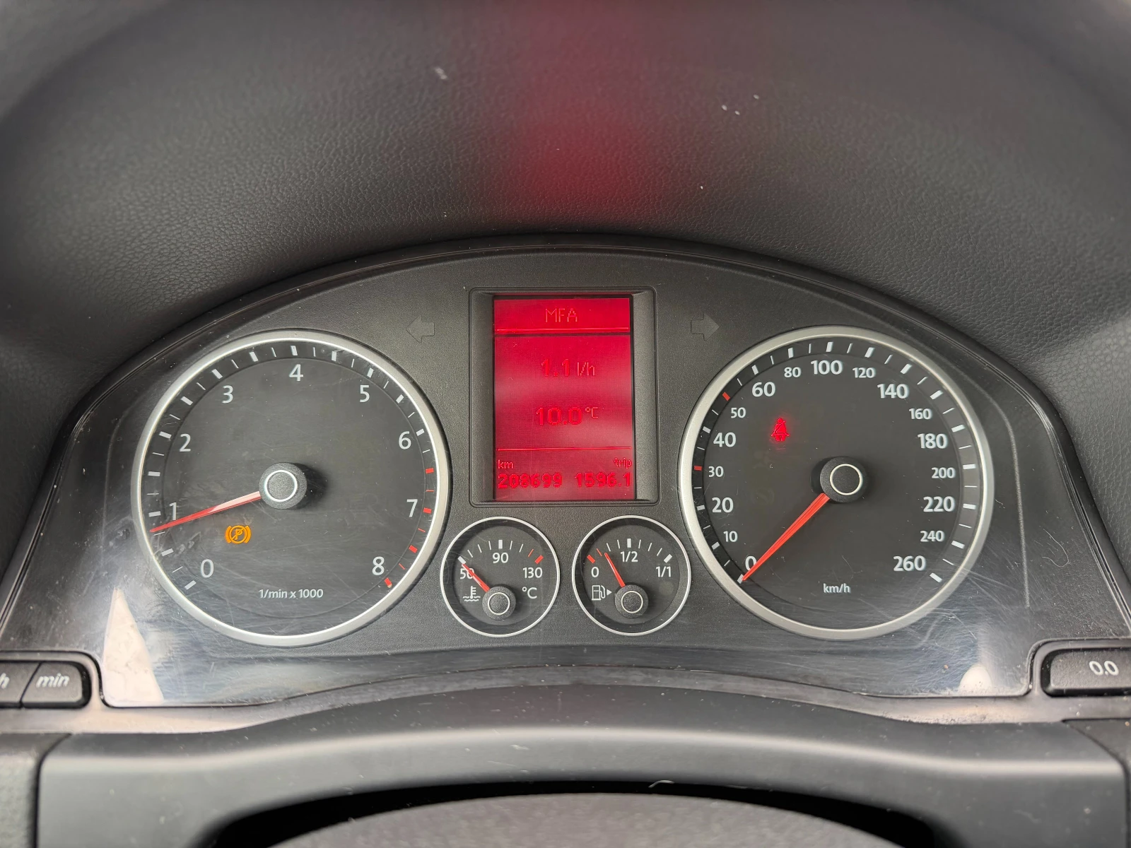 VW Tiguan 1.4 TSI Панорама /  Камера / Климатроник, снимка 14 - Автомобили и джипове - 53963780